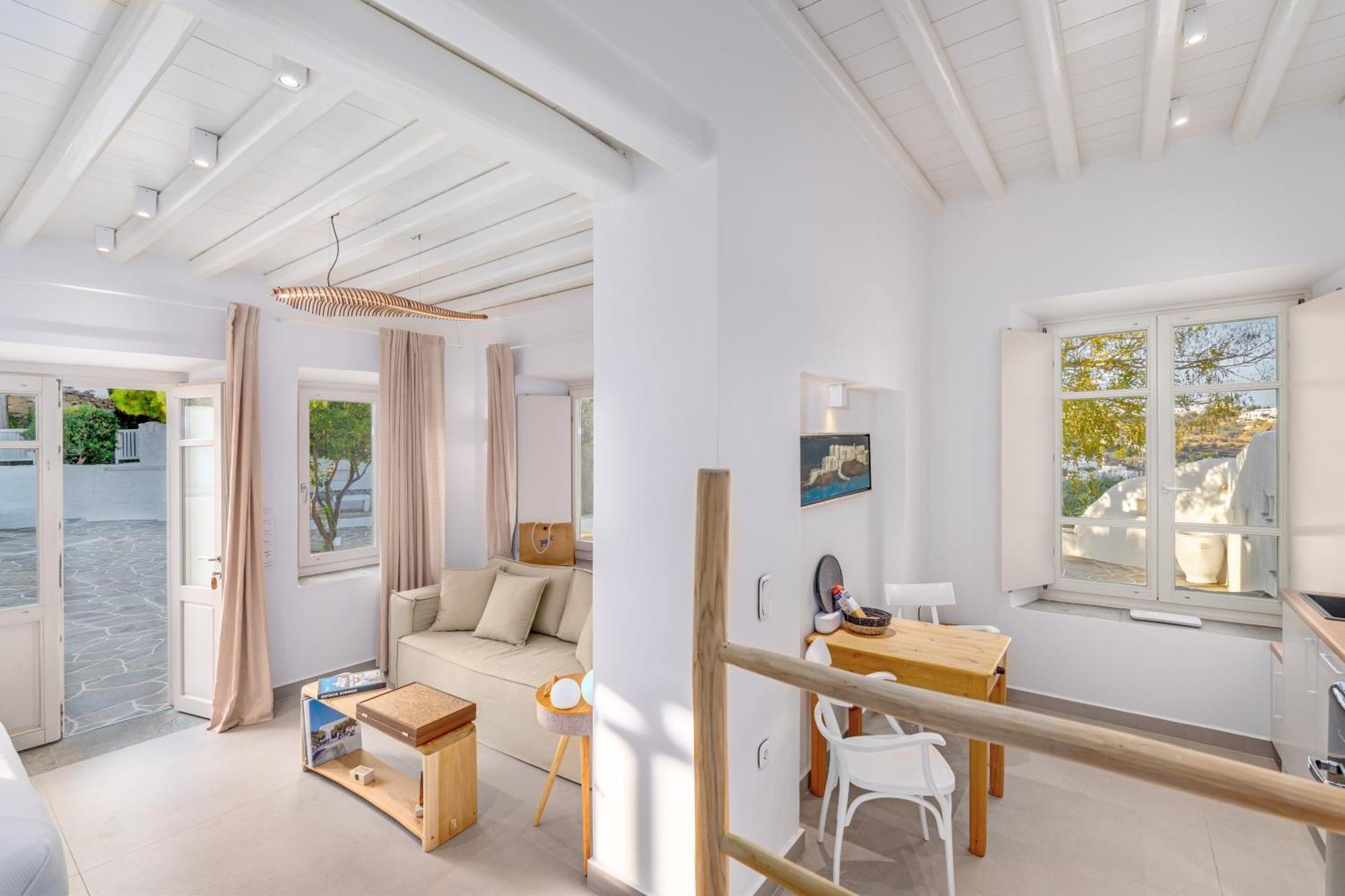Rabagas Luxury - In The Heart Of Sifnos *