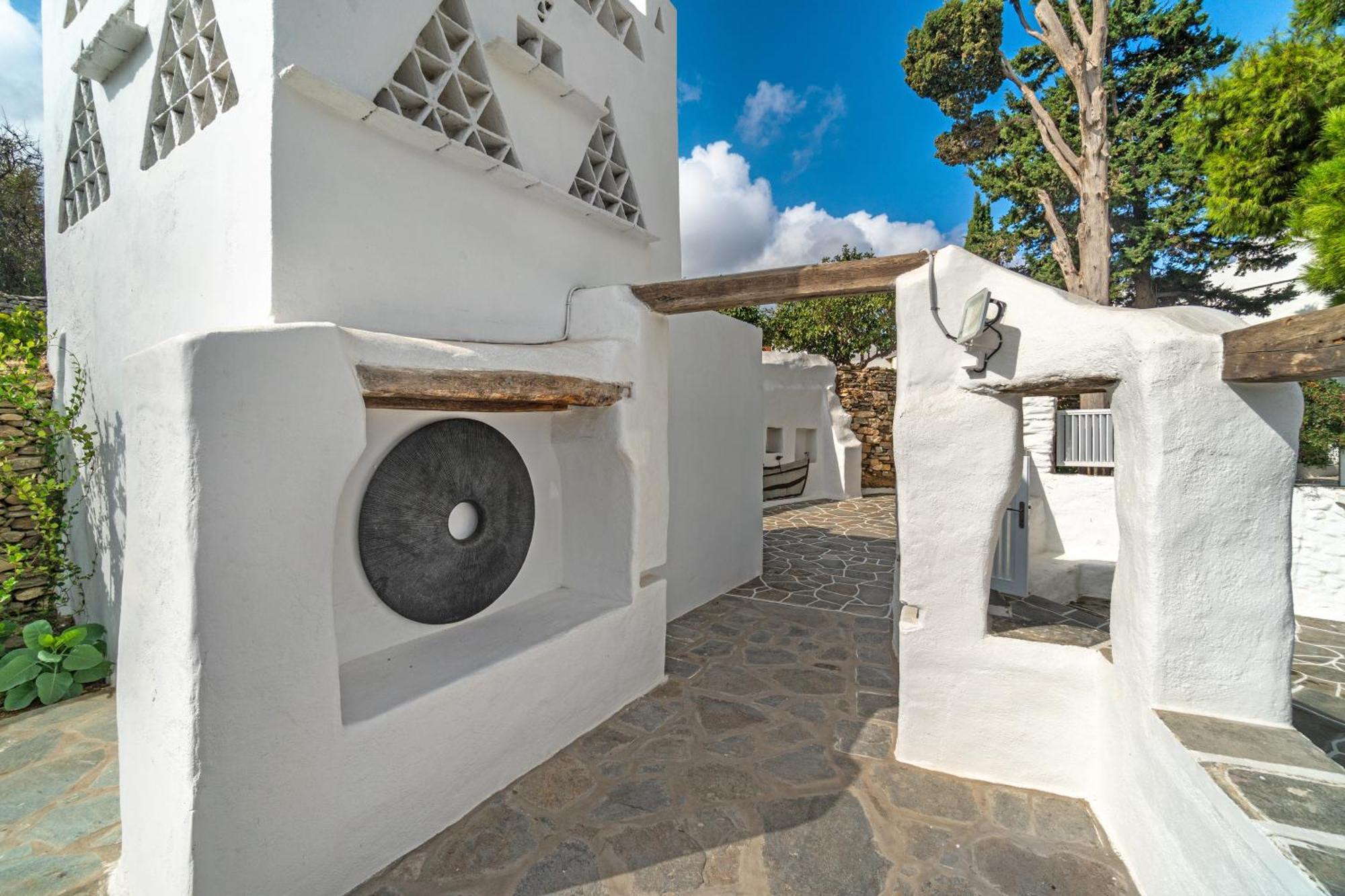 Rabagas Luxury - In The Heart Of Sifnos