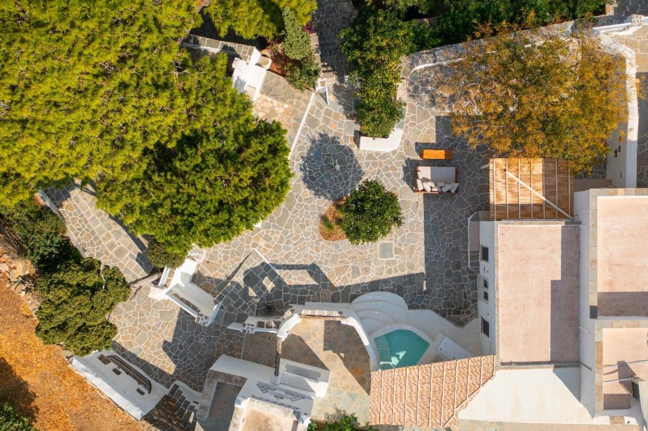 Rabagas Luxury - In The Heart Of Sifnos *