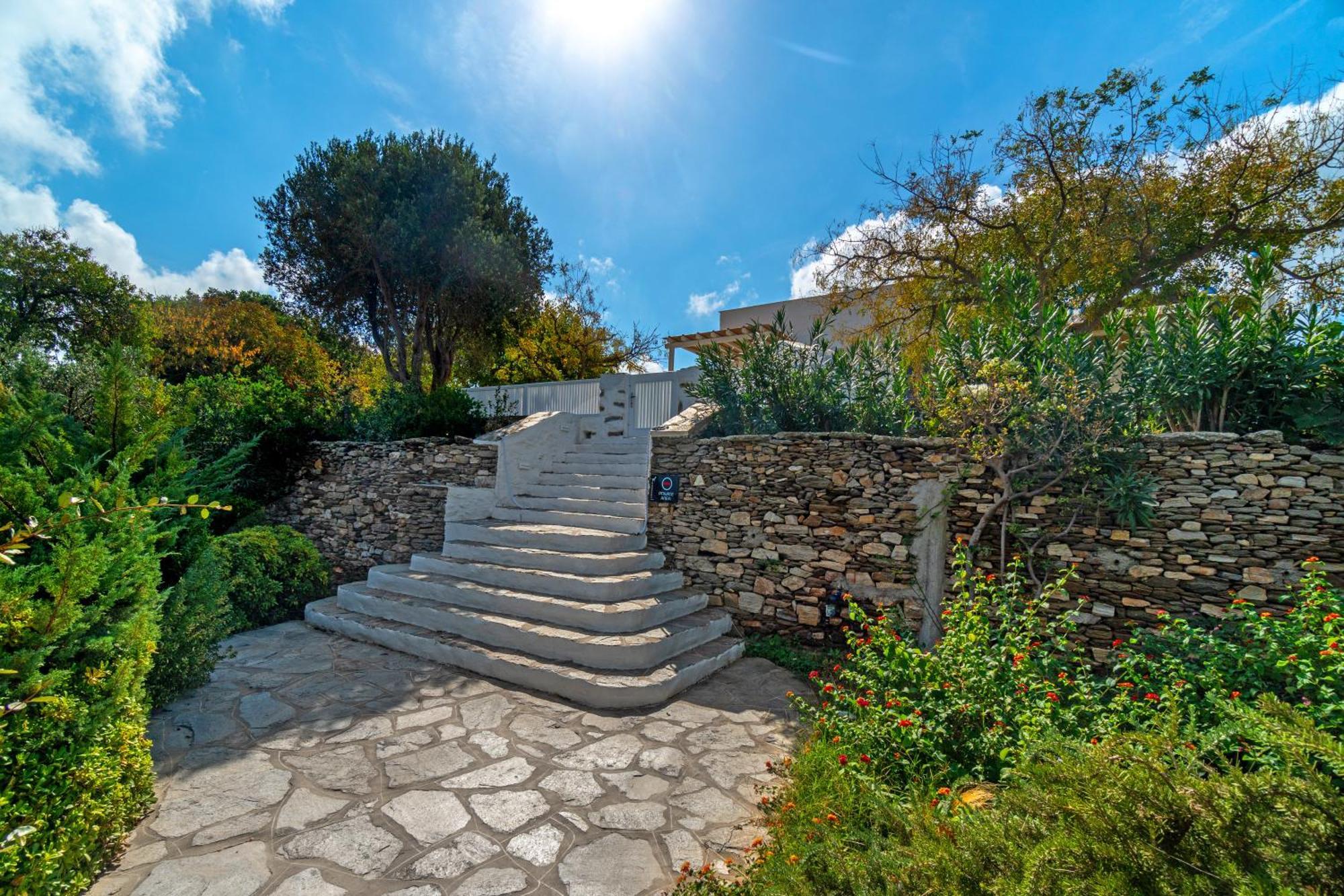 Rabagas Luxury - In The Heart Of Sifnos Apollonia (Sifnos)